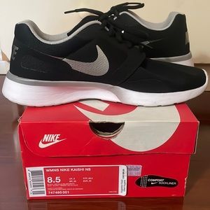 Black Nike Kaishi